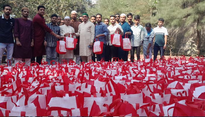 কালিয়াকৈরে ২০ হাজার হতদরিদ্র পেলেন ঈদ সামগ্রী