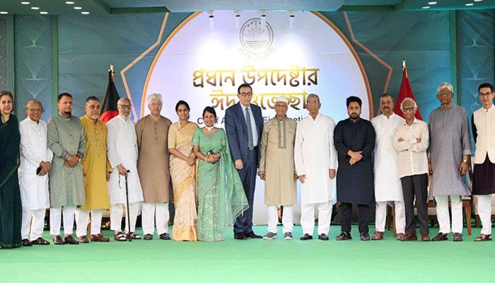 প্রধান উপদেষ্টার সঙ্গে বিভিন্ন শ্রেণির মানুষের শুভেচ্ছা বিনিময়