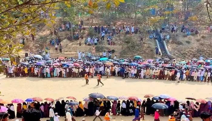 লাখো রোহিঙ্গার ইফতার মাহফিলে পদপিষ্ট হয়ে বৃদ্ধ নিহত