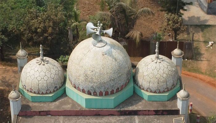 কালিয়াকৈর তিন গম্বুজ মসজিদ