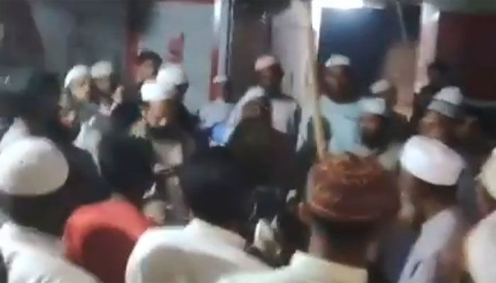 নেত্রকোণায় ল্যাংটা পাগলার মাজারে হামলার ঘটনা ঘটেছে। প্রবা ফটো