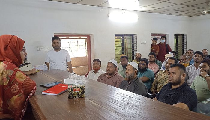 নিমসার বাজারে রশিদ ছাড়া সবজি বেচাকেনা নয় : ইউএনও