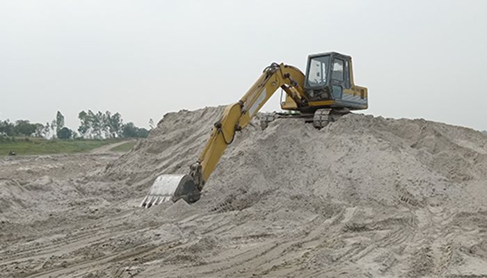 পাবনায় বালু সন্ত্রাসীদের হামলায় সাংবাদিক আহত