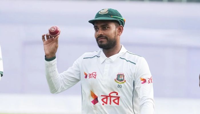মিরাজের ফাইফারে বাঁচল আশা