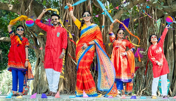 বৈশাখী  সাজপোশাক