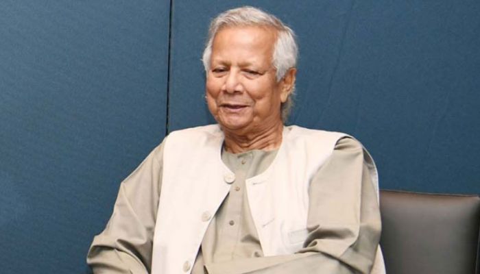 বন্যায় ক্ষতিগ্রস্তদের ঘরের চাবি হস্তান্তর করল প্রধান উপদেষ্টা