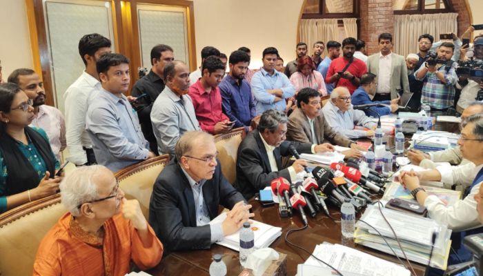 ঐকমত্য কমিশনের সঙ্গে  বিএনপির বৈঠক শুরু