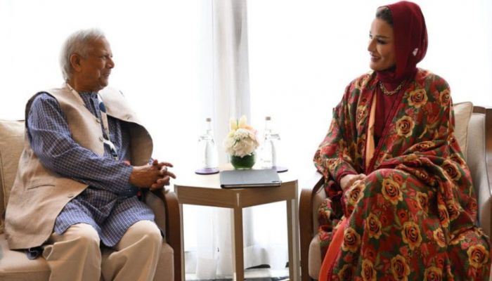 কাতারের আমিরের মায়ের সঙ্গে প্রধান উপদেষ্টার বৈঠক