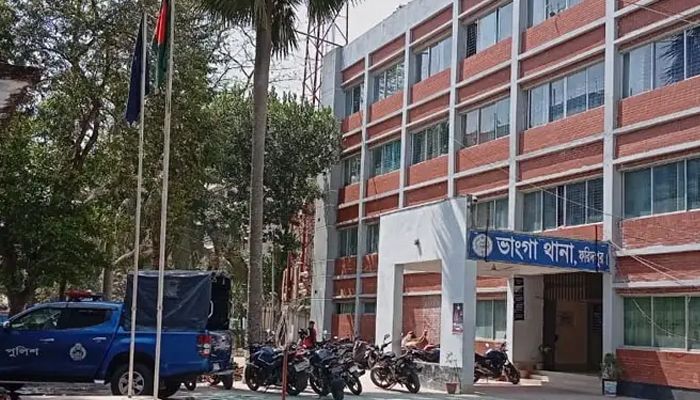 অনৈতিক কাজের সময় কলা ব্যবসায়ীর রহস্যজনক মৃত্যু