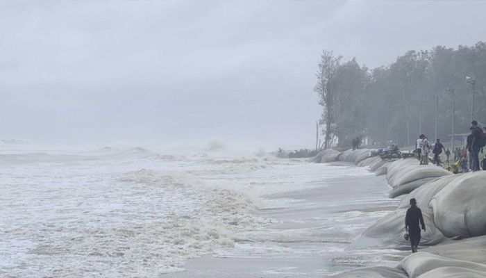 বৈরী আবহাওয়ার কারণে ৭ম জাতীয় সার্ফিং প্রতিযোগিতা বাতিল