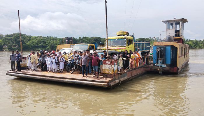 পাঁচ দিন পর সচল চন্দ্রঘোনা ফেরি