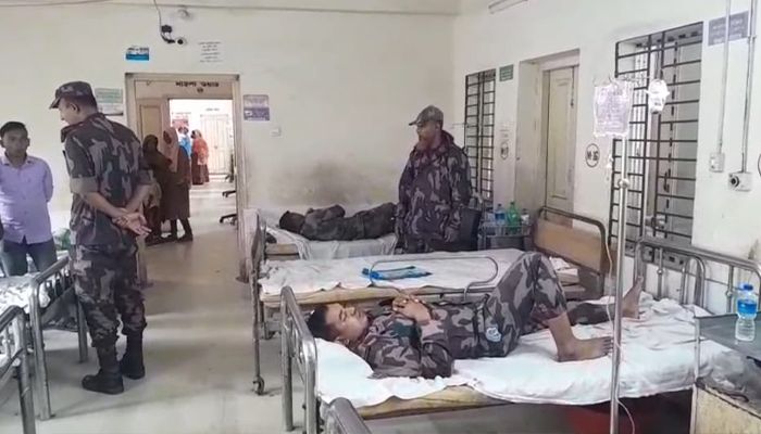 মাদক চোরাকারবারিদের হামলায় গুরুতর আহত দুই বিজিবি সদস্য
