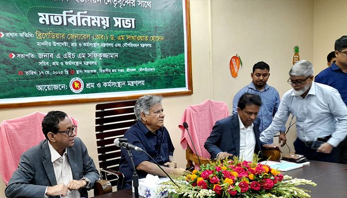 চা শ্রমিকদের সব সমস্যা সমাধানের চেষ্টা করব : শ্রম উপদেষ্টা