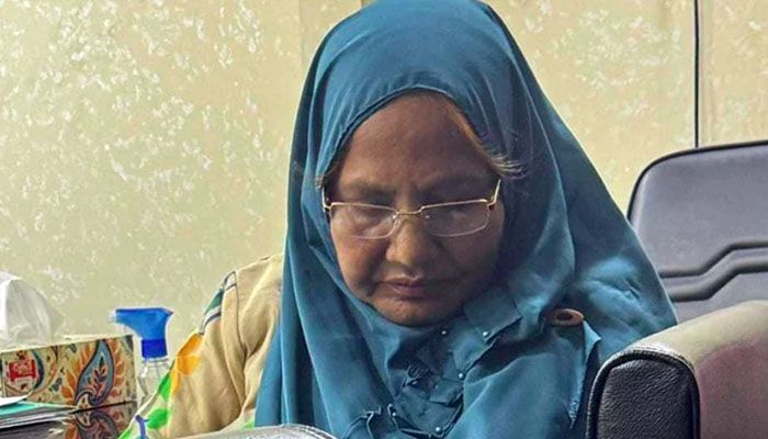 হত্যাচেষ্টা মামলায় জবির সাবেক অধ্যাপক আনোয়ারা কারাগারে