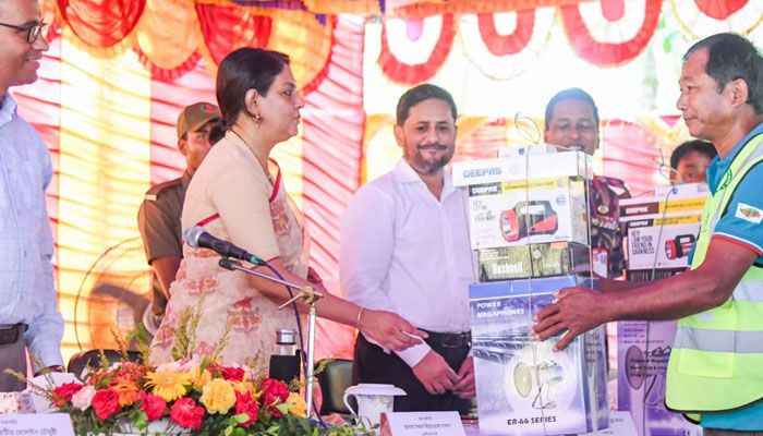 হাতি-মানুষের দ্বন্দ্ব নিরসনে সরকার স্থায়ী সমাধানে কাজ করছে: পরিবেশ উপদেষ্টা