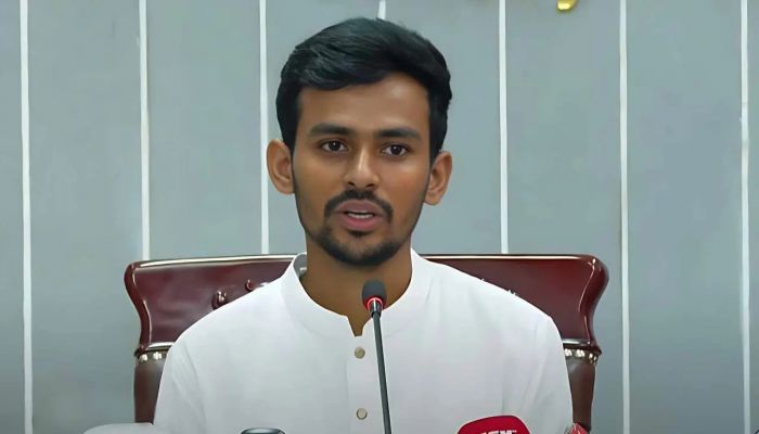 আ.লীগের পক্ষে পোস্ট-কমেন্ট করলেও ব্যবস্থা: আসিফ মাহমুদ