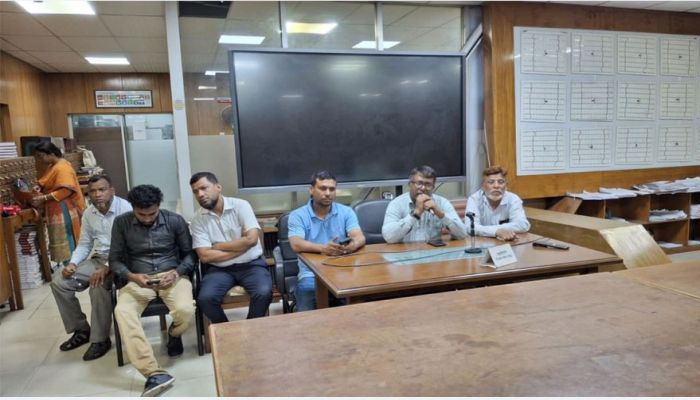 সচিবালয়ে কর্মচারীদের এক ঘণ্টা কর্মবিরতি পালন 