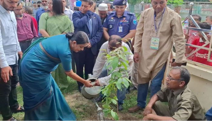 ধ্বংসাত্মক উন্নয়ন থেকে নতুন প্রজন্মকে ফেরাতে হবে: রিজওয়ানা হাসান