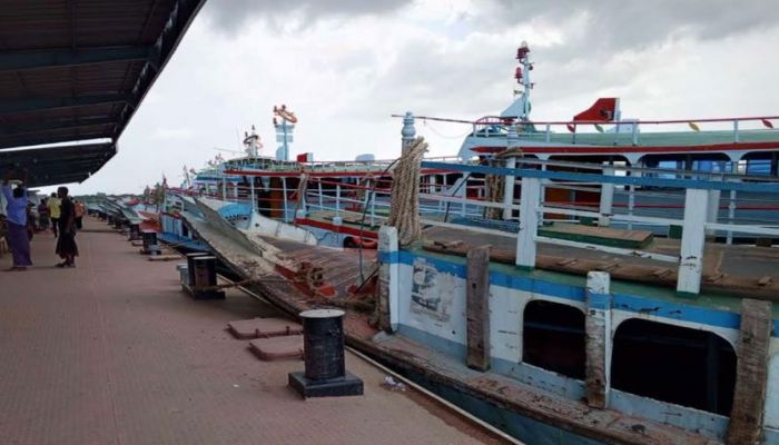 দৌলতদিয়া-পাটুরিয়া নৌরুটে লঞ্চ চলাচল বন্ধ