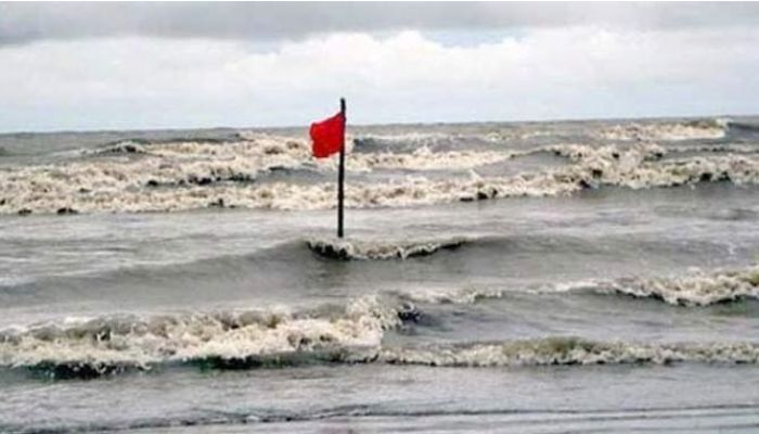 ৬ অঞ্চলের নদীবন্দরে ২ নম্বর নৌ হুঁশিয়ারি সংকেত