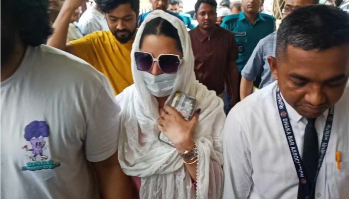 শ্লীলতাহানির মামলায় আদালতে পরীমণি