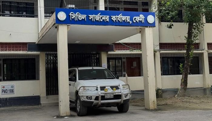 ১০ লাখ টাকা ঘুষ চাওয়ায় সমন্বয়ক ও চাকরিপ্রার্থীর বিরুদ্ধে মামলা