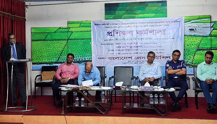সাংবাদিকদের সুরক্ষায় আইন প্রণয়নের প্রক্রিয়া চলছে : প্রেস কাউন্সিল চেয়ারম্যান