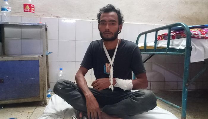 শিক্ষার্থীর ওপর মৎস্যজীবী লীগের নেতার হামলা