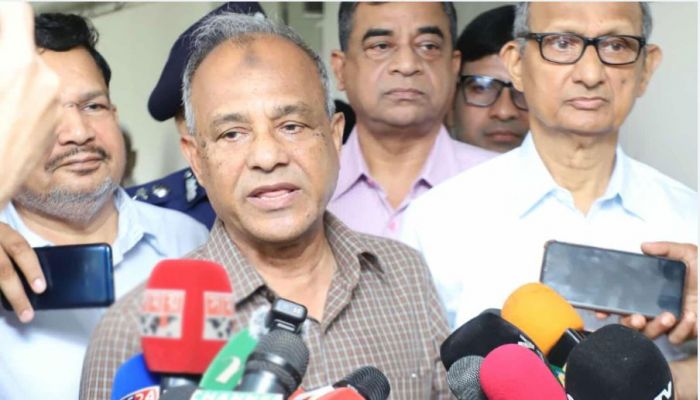 ঈদ যাত্রায় রং-টং দিয়ে ফিটনেসবিহীন গাড়ি চলতে দেওয়া হবে না: স্বরাষ্ট্র উপদেষ্টা
