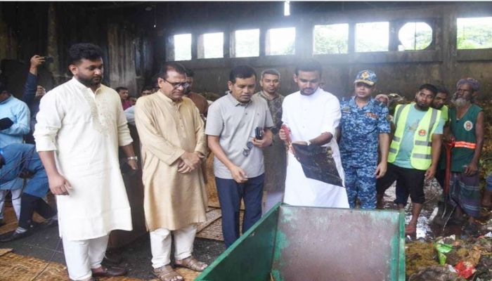 একযোগে ৭৫ ওয়ার্ডে বর্জ্য অপসারণ শুরু করল ডিএসসিসি
