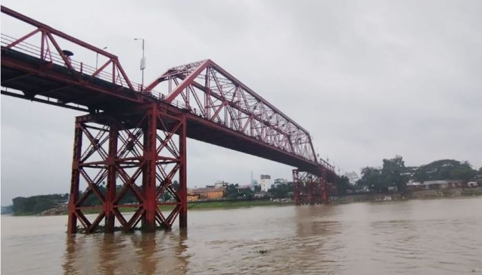 সিলেটে কমছে নদ-নদীর পানি, ক্ষীণ বন্যার আশঙ্কা