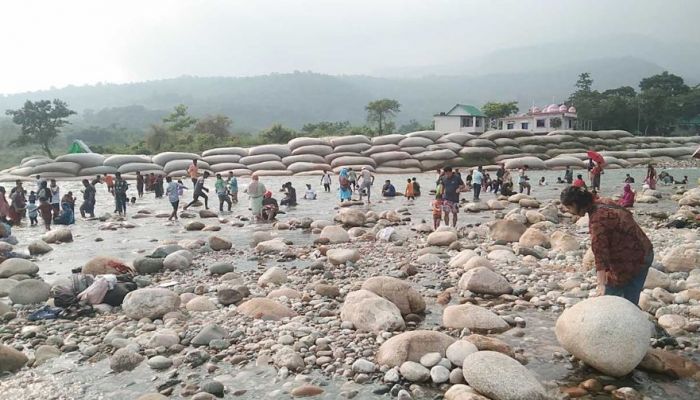 সাদাপাথরে পানিতে ডুবে পর্যটকের মৃত্যু