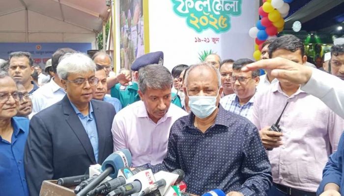 দেশি ফল খেলে বৈদেশিক মুদ্রার সাশ্রয় হবে: স্বরাষ্ট্র উপদেষ্টা