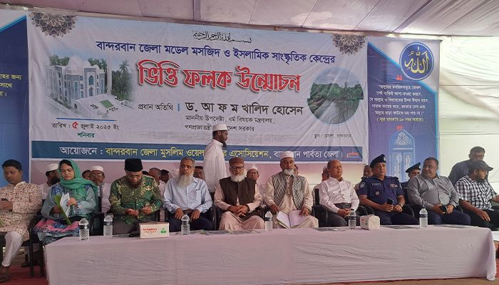 মূল্যবোধ প্রতিষ্ঠায় মডেল মসজিদ ভূমিকা রাখবে : ধর্ম উপদেষ্টা 