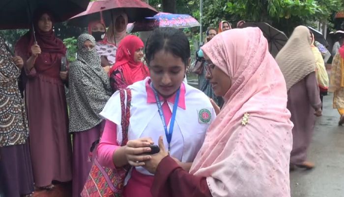 পাসের হারের পাশাপাশি কমেছে জিপিএ-৫