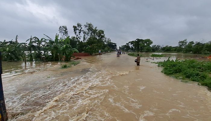 বন্যা পরিস্থিতির আরও অবনতি, বাড়ছে দুর্ভোগ