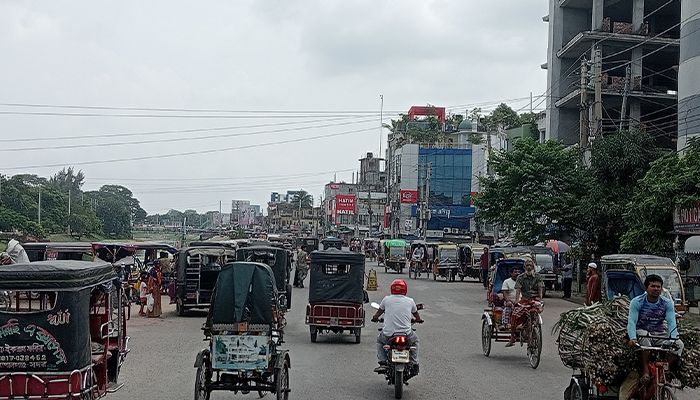 জেঁকে বসেছে গ্রেপ্তার আতঙ্ক, বিপাকে ব্যবসায়ী-কর্মজীবীরা
