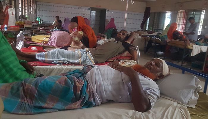 ভাতিজাকে হত্যা চেষ্টার অভিযোগ, আহত-৪