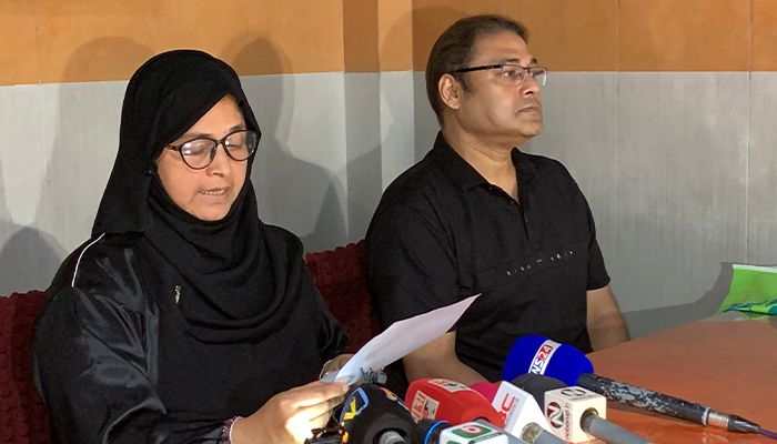 মব সৃষ্টি করে টাকা লুটপাট ও হত্যাচেষ্টার অভিযোগ