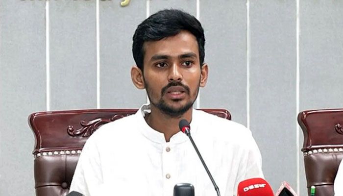 গোপালগঞ্জে আইনশৃঙ্খলা বাহিনী ভালো ভূমিকা পালন করেছে: আসিফ মাহমুদ