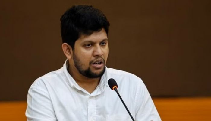 ‘বড় শয়তান এখনো আমাদের কাঁধে শ্বাস ফেলছে ’