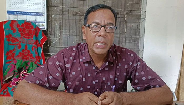 বিবাহিত ছাত্রীকে ক্লাসে ঢুকতে দিলেন না প্রধান শিক্ষক