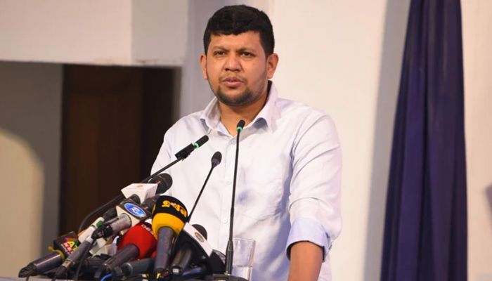 বড় শয়তান এখনও আমাদের কাঁধে শ্বাস ফেলছে: মাহফুজ আলম