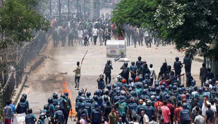 কারফিউতেও থামেনি  সংঘর্ষ-প্রাণহানি
