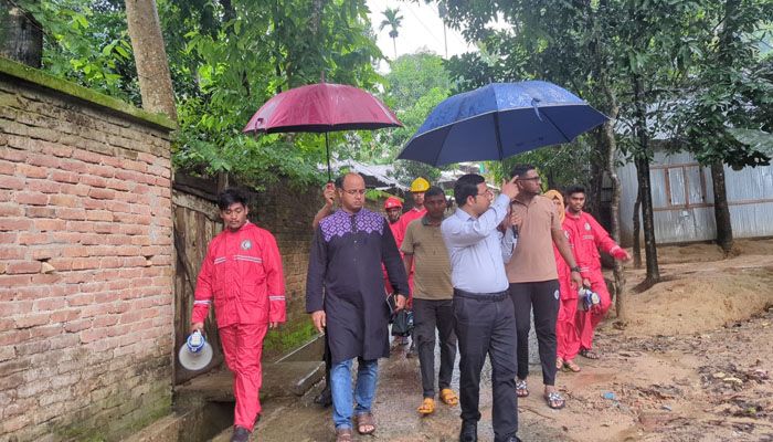 খাগড়াছড়িতে পাহাড়ধসের ঝুঁকি: বাসিন্দাদের নিরাপদ আশ্রয়ে যাওয়ার আহ্বান