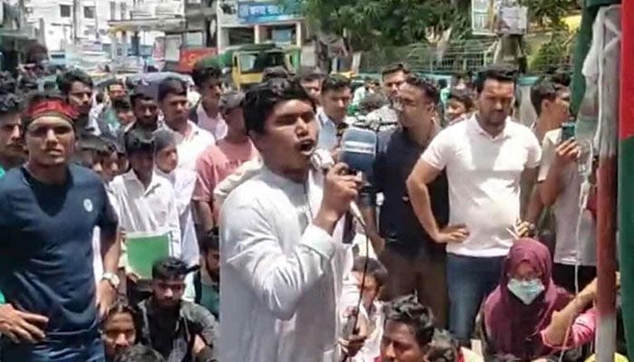 পটিয়া থানা ঘিরে উত্তেজনা, পুলিশ-বৈষম্যবিরোধীদের পাল্টাপাল্টি অভিযোগ