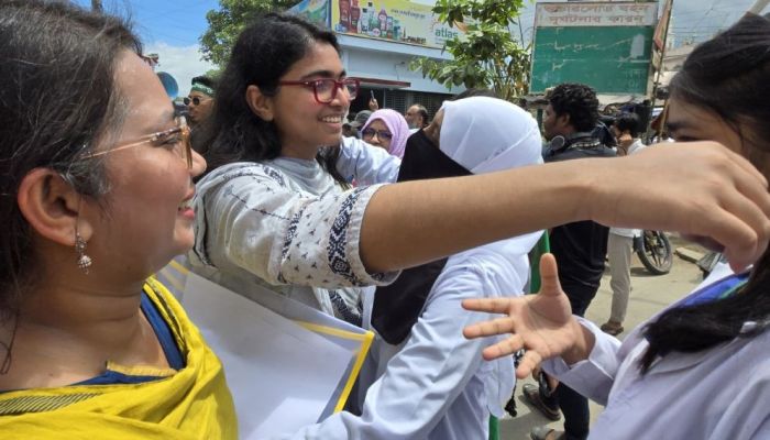 ‘স্বপ্ন যেন ঝরে না পড়ে, সেই দায়িত্ব আমাদের সবার’ – ডা. তাসনিম জারা
