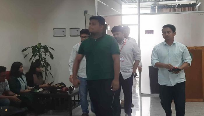 সিইসির সঙ্গে বৈঠকে পাটোয়ারী-হাসনাত-সারজিসরা