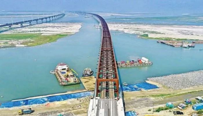 ডাবল লাইনের অভাবে পুরো সুবিধা মিলছে না