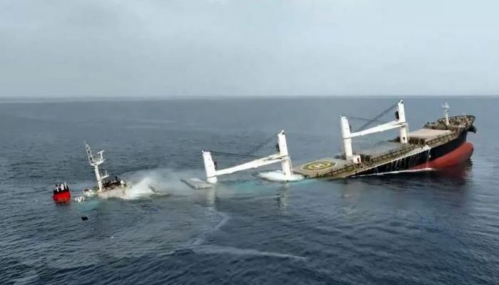 এক সপ্তাহের ব্যবধানে লোহিত সাগরে দ্বিতীয় জাহাজ ডুবিয়ে দিলো হুথিরা